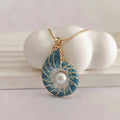 Collar de Concha Azul Perla