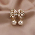 Pendientes de Perlas con Flores Elegantes