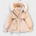 Bela - Beige elegante Winterjacke mit Pelzkragen