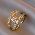 Anillo elegante con nudo