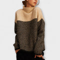 Agathe - Brauner Rollkragenpullover mit Fischgrätmuster