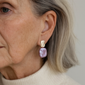 Elegantes pendientes de oro con perlas barrocas