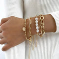 Pulseras de oro con perlas