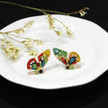 Pendientes de alfiler con forma de mariposa y circonitas de colores