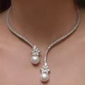 Elegante y brillante collar de perlas en plata de ley