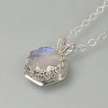 Collar vintage blanco con cristales