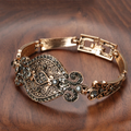 Elegante pulsera de cristal negro