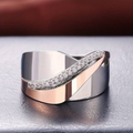 Anillo vintage en oro rosa y plata con circonita