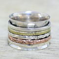 Anillo vintage de oro y plata con rosa