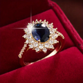Anillo con Circonita Azul Oscura Brillante