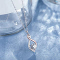 Collar con torsión en plata y cristal
