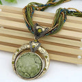 Collar vintage con colgante étnico de cristal verde